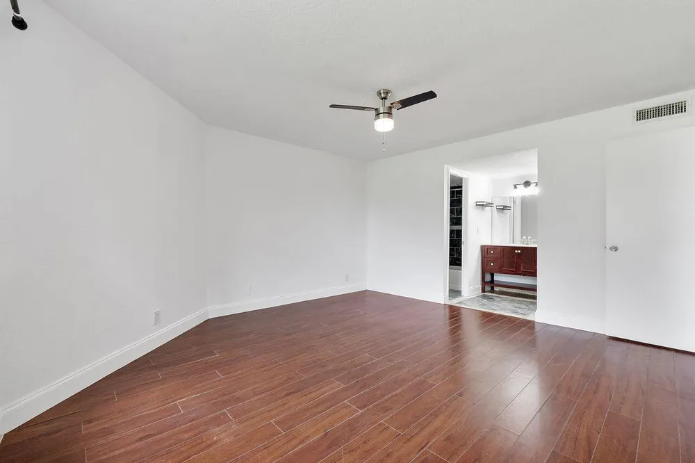 6260 S Falls Circle Dr, Lauderhill, FL 33319