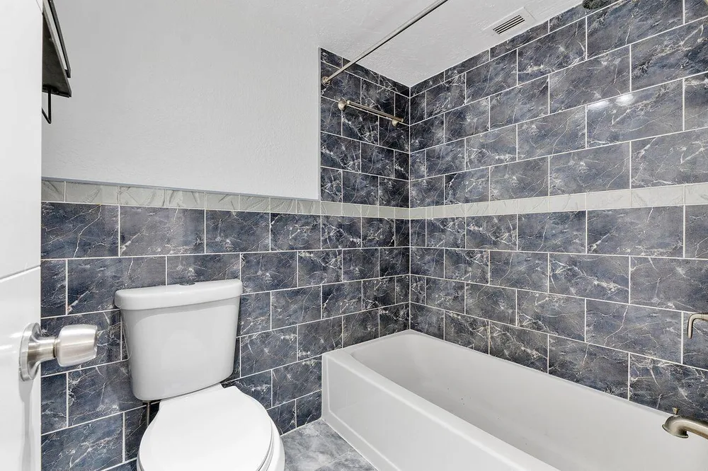 6260 S Falls Circle Dr, Lauderhill, FL 33319