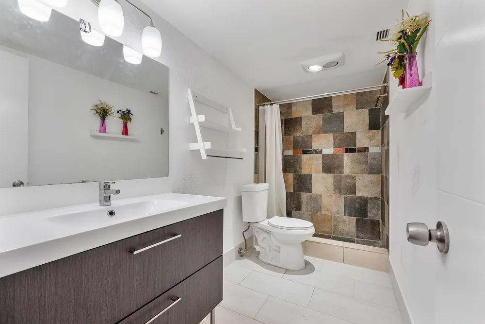 6260 S Falls Circle Dr, Lauderhill, FL 33319