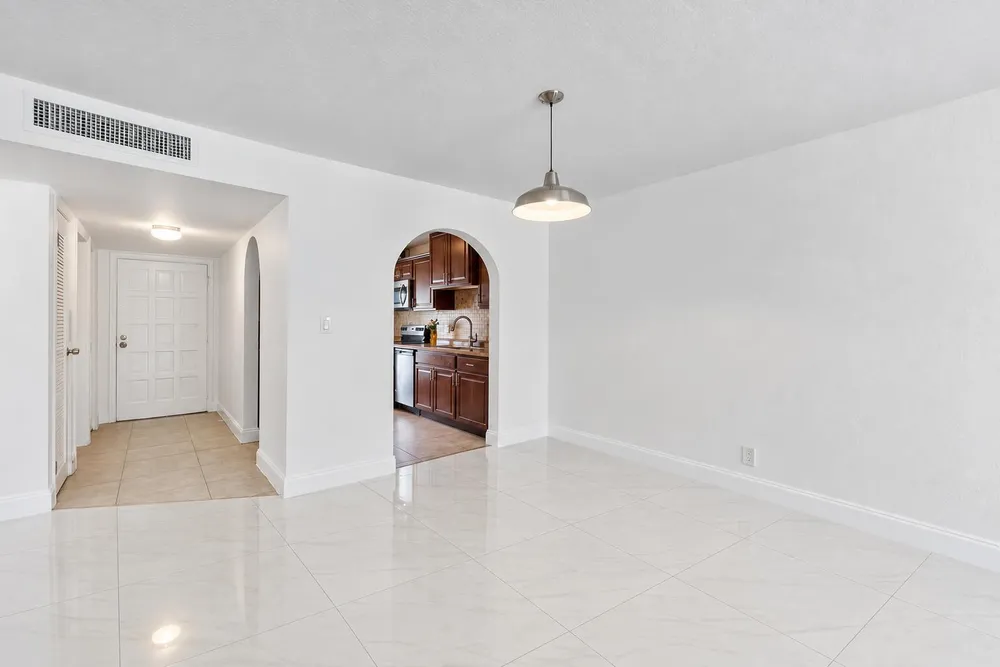 6260 S Falls Circle Dr, Lauderhill, FL 33319