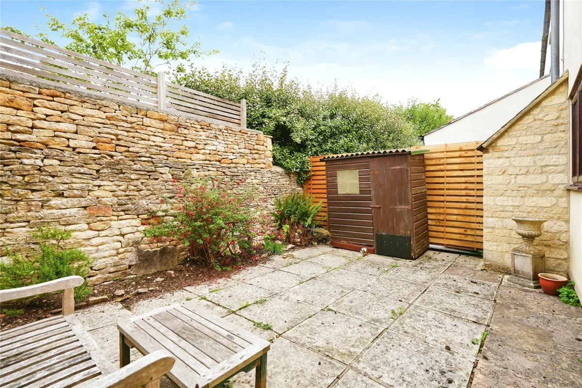Sylvester Close, Burford, Oxfordshire, OX18