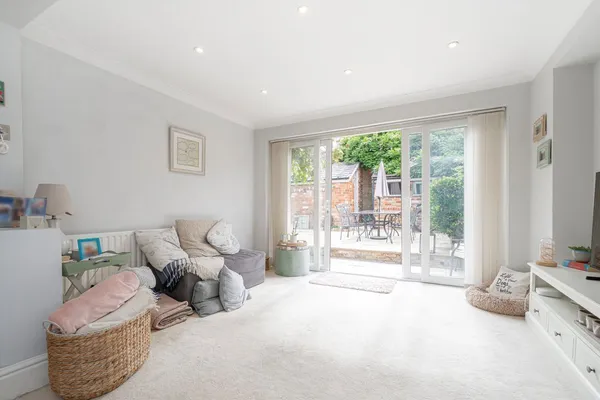 Beech Road, Weybridge, KT13 photo 3