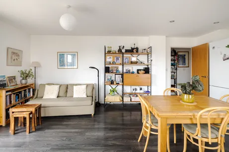 Clock View Crescent, London, N7