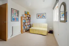 Clock View Crescent, London, N7 photo 5