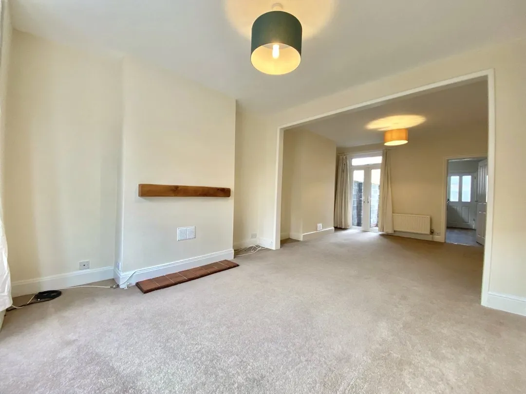 https://mr0.homeflow-assets.co.uk/files/photo/image/48256/5511/_x_/OCL160074_25.jpg