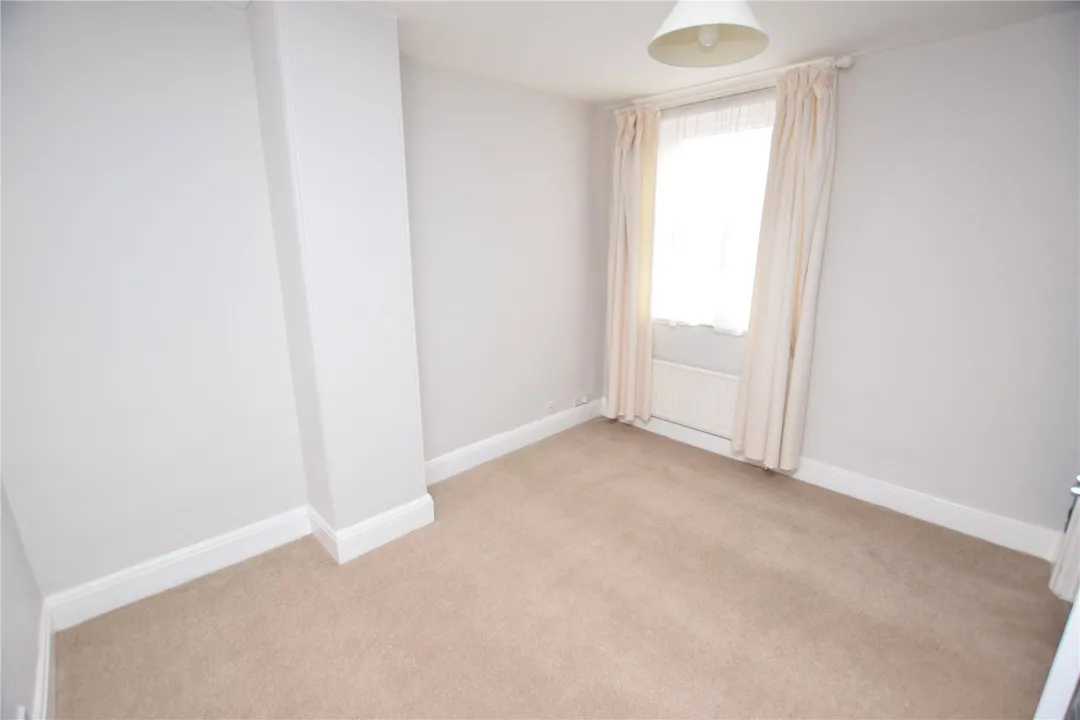 https://mr0.homeflow-assets.co.uk/files/photo/image/48256/5517/_x_/OCL160074_19.jpg