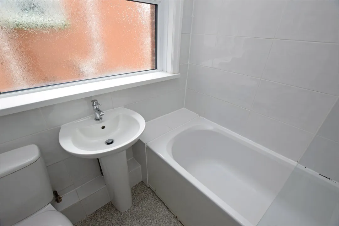 https://mr0.homeflow-assets.co.uk/files/photo/image/48256/5519/_x_/OCL160074_16.jpg