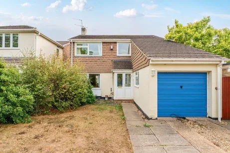 Fishersdene, Claygate KT10