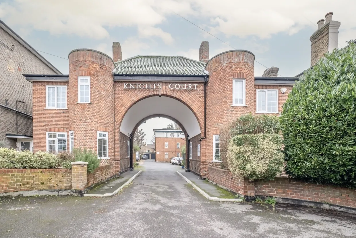 Knights Park Kingston Upon Thames KT1 photo 1