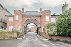 Knights Park Kingston Upon Thames KT1 photo 1