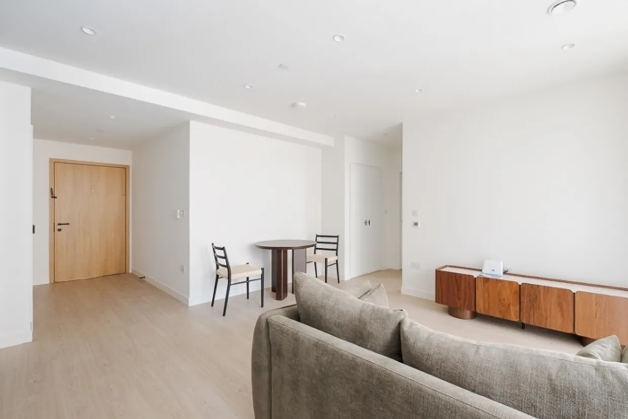 Ferry Island, 1 Heart Of Hale Lane, London, N17 photo 8