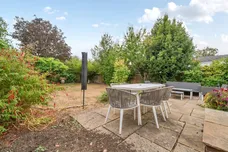 Fishersdene, Claygate KT10 photo 15