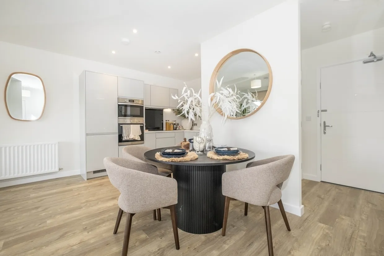 Elmsleigh Road Staines TW18 photo 7