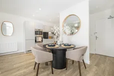 Elmsleigh Road Staines TW18 photo 7