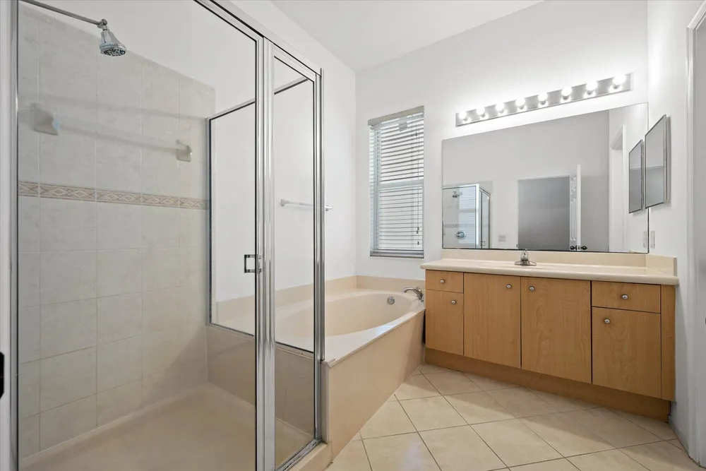 886 Sunflower Circle, Weston, FL 33327