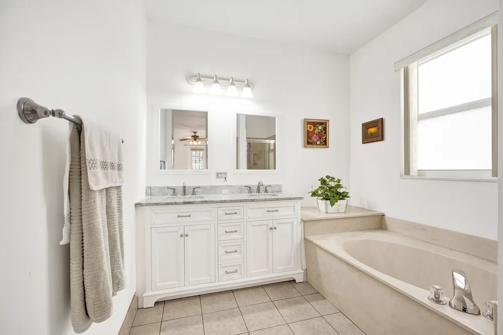 873 Stanton Dr, Weston, FL 33326