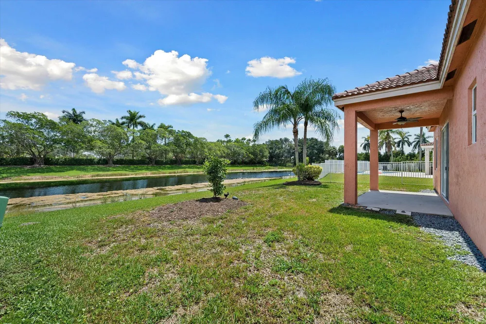 886 Sunflower Circle, Weston, FL 33327