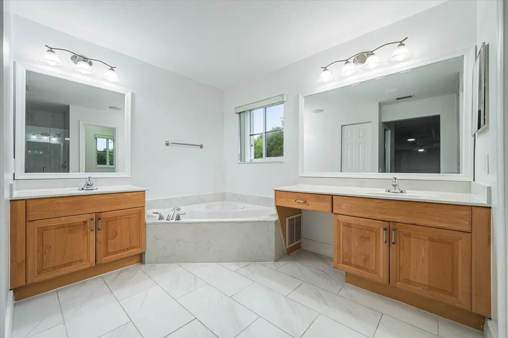 890 Hawthorn Terrace, Weston, FL 33327