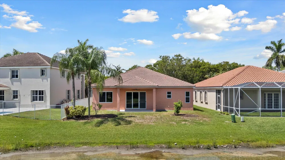 886 Sunflower Circle, Weston, FL 33327