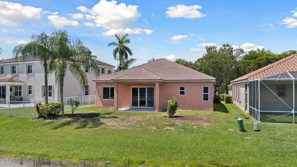 886 Sunflower Circle, Weston, FL 33327