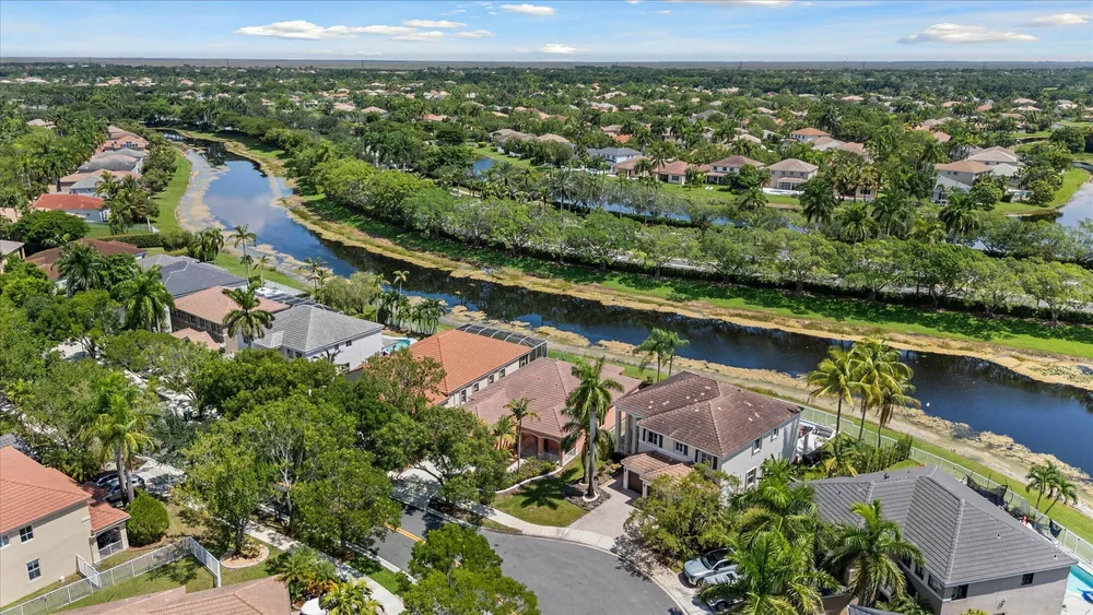 886 Sunflower Circle, Weston, FL 33327