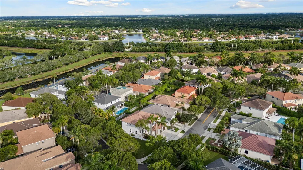 890 Hawthorn Terrace, Weston, FL 33327
