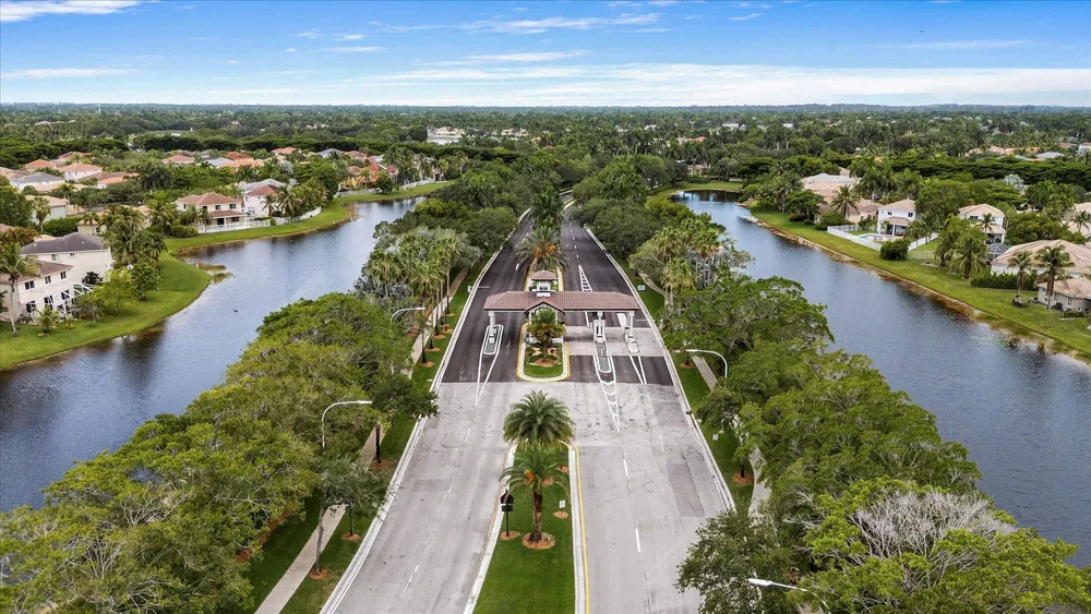 886 Sunflower Circle, Weston, FL 33327