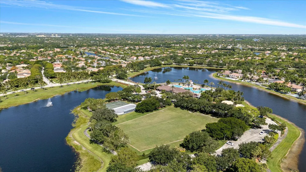 886 Sunflower Circle, Weston, FL 33327