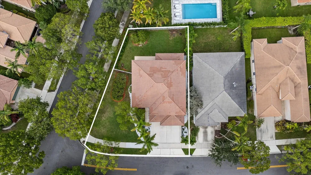 890 Hawthorn Terrace, Weston, FL 33327