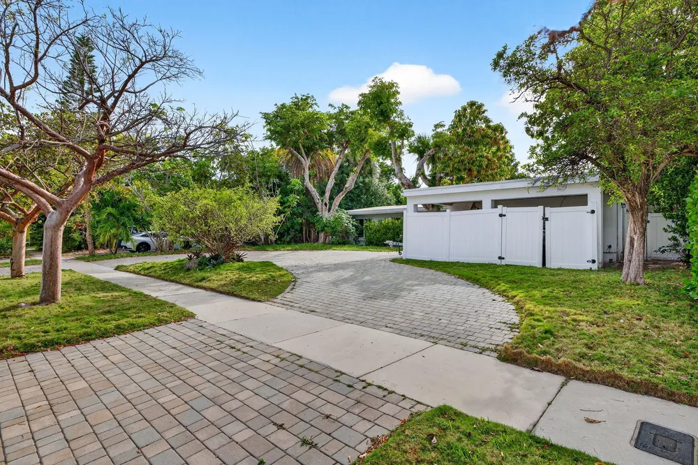 1935 SE 25th Ave, Fort Lauderdale, FL 33316