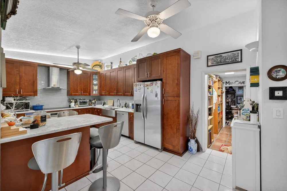 1935 SE 25th Ave, Fort Lauderdale, FL 33316