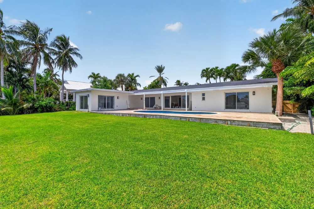 631 N Mashta Dr, Key Biscayne, FL 33149