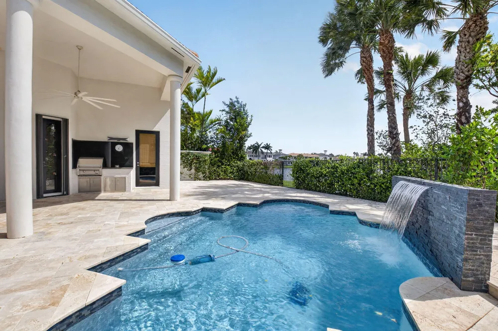 17921 Villa Club Way, Boca Raton, FL 33496
