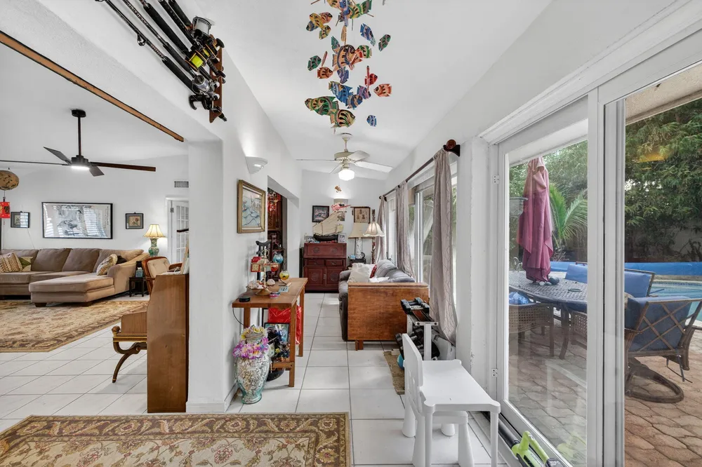 1935 SE 25th Ave, Fort Lauderdale, FL 33316