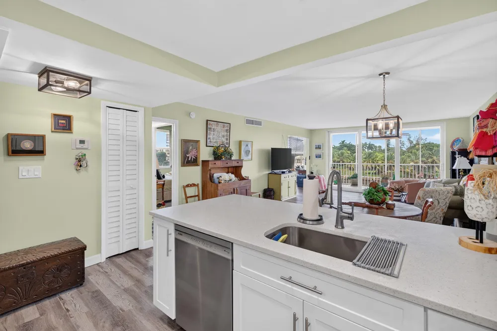 3100 NE 48th Ct, Lighthouse Point, FL 33064