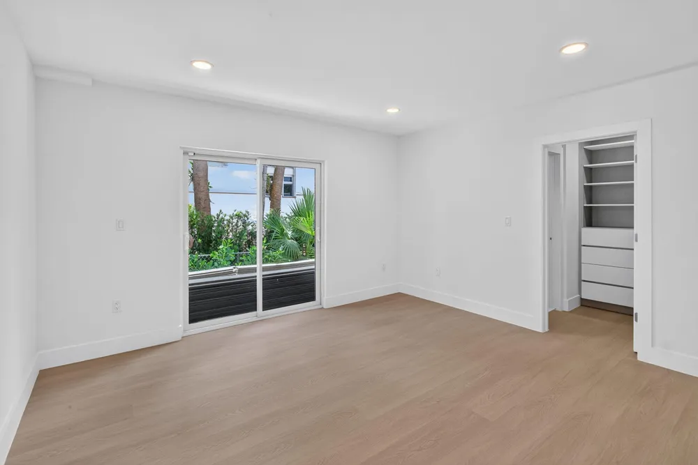 631 N Mashta Dr, Key Biscayne, FL 33149