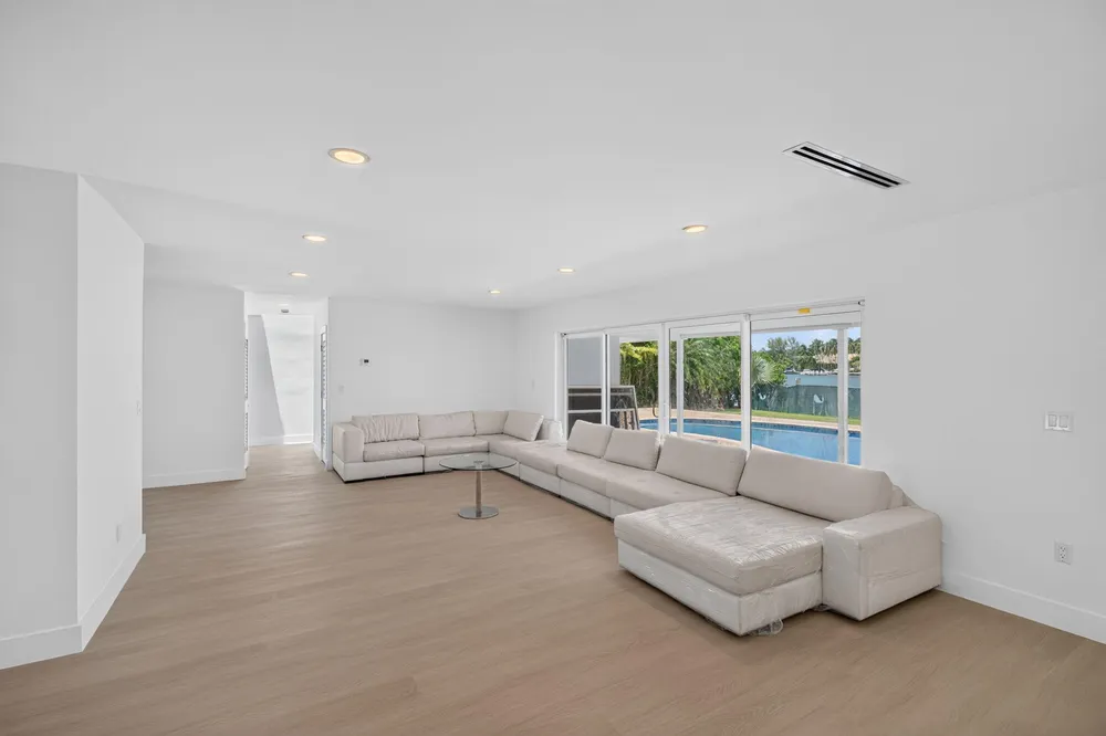 631 N Mashta Dr, Key Biscayne, FL 33149