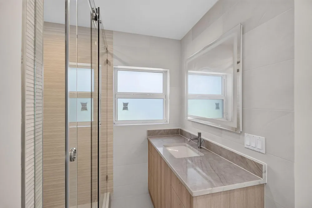 631 N Mashta Dr, Key Biscayne, FL 33149