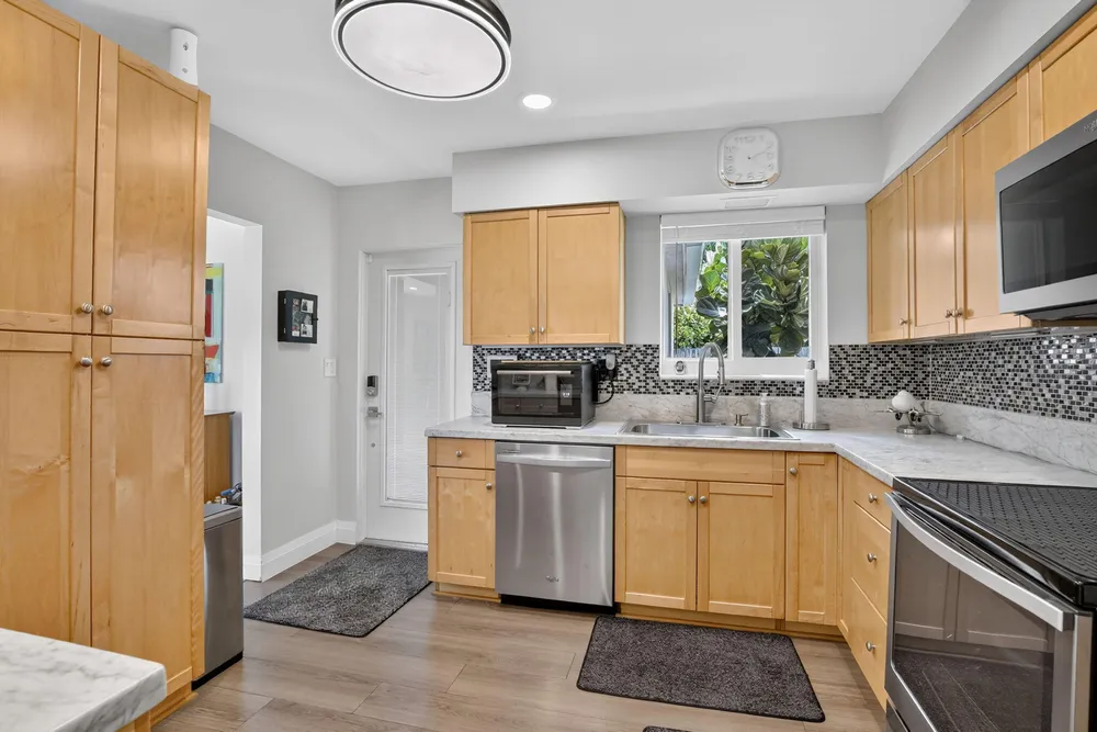 1608 NE 14th Terrace, Fort Lauderdale, FL 33304