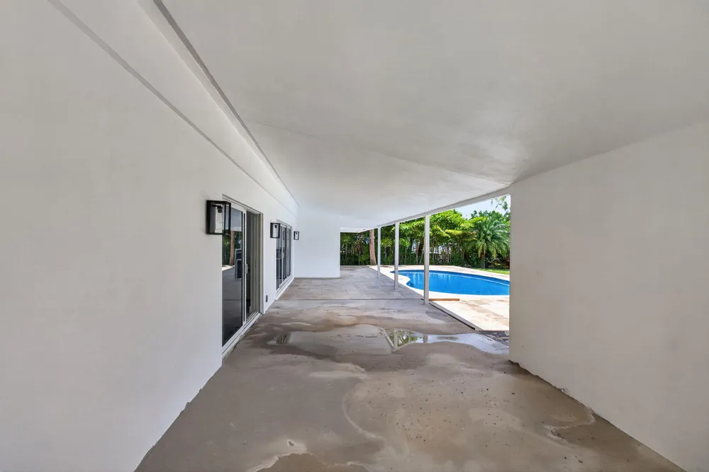 631 N Mashta Dr, Key Biscayne, FL 33149