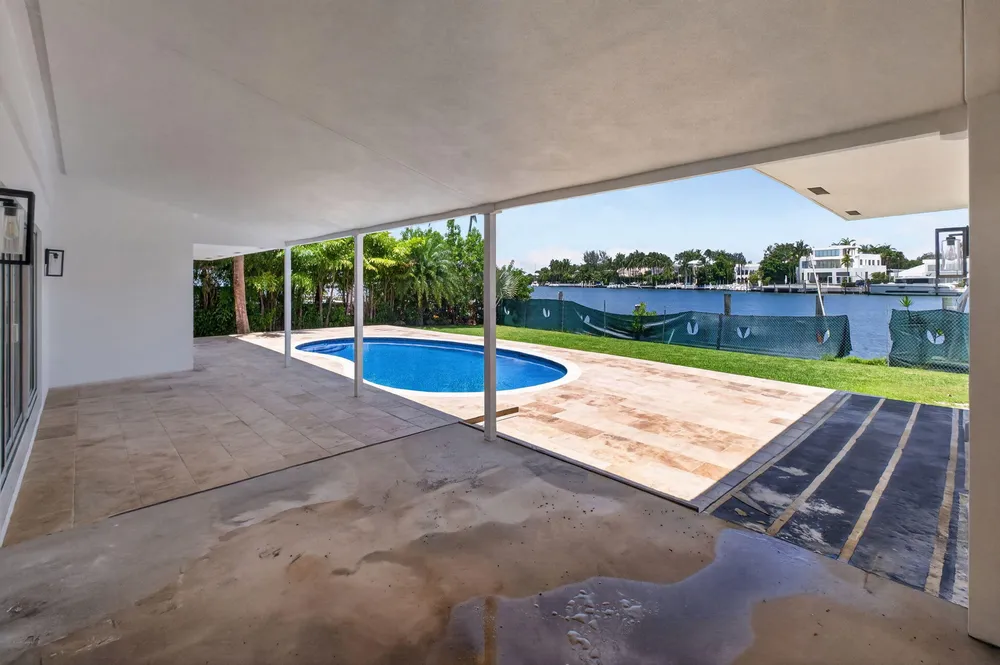 631 N Mashta Dr, Key Biscayne, FL 33149