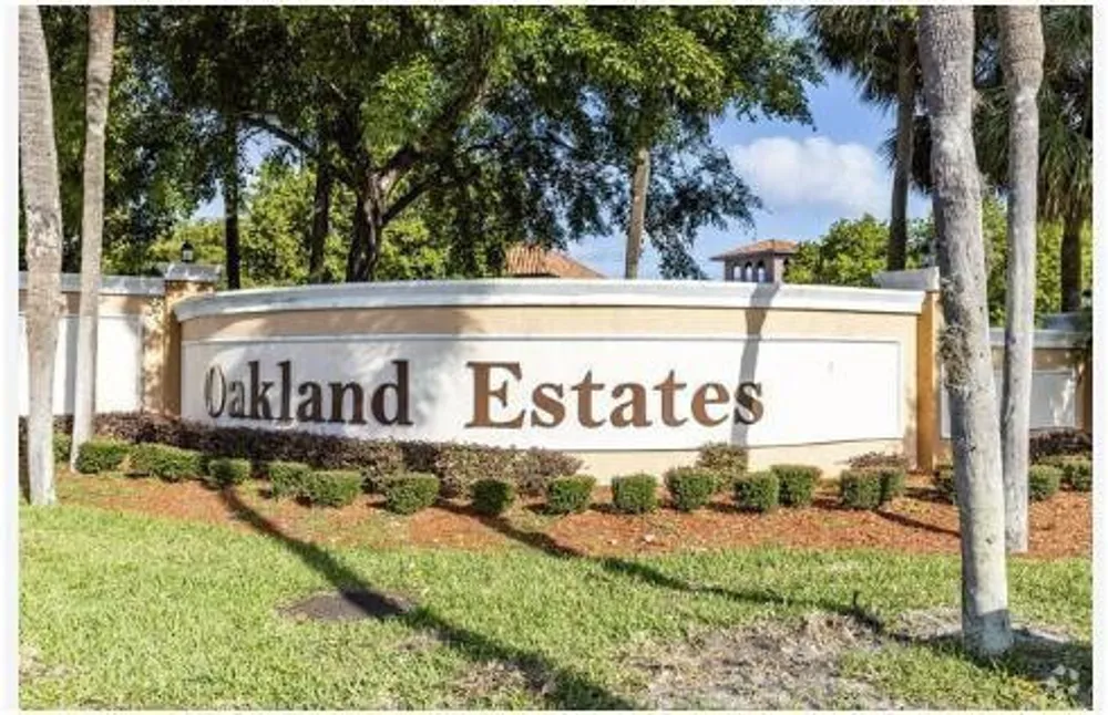 3990 NW 42nd Ave, Lauderdale Lakes, FL 33319