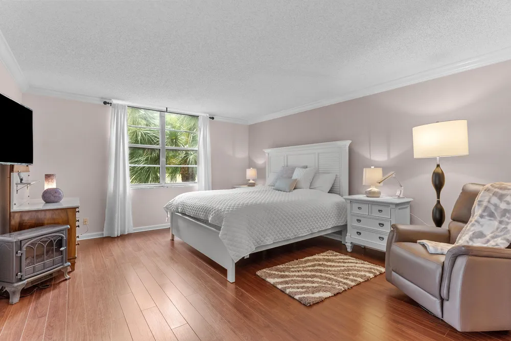 6300 NW 2nd Ave, Boca Raton, FL 33487