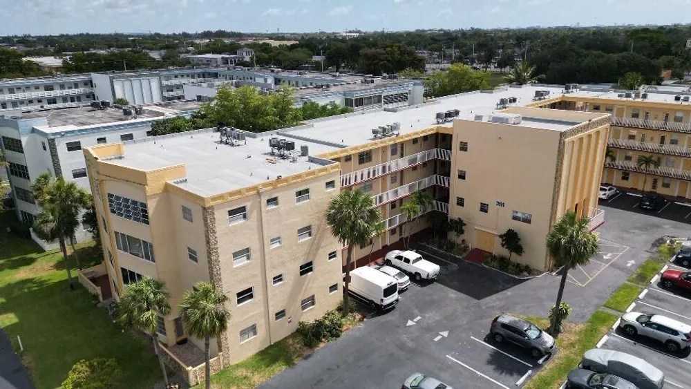 3990 NW 42nd Ave, Lauderdale Lakes, FL 33319