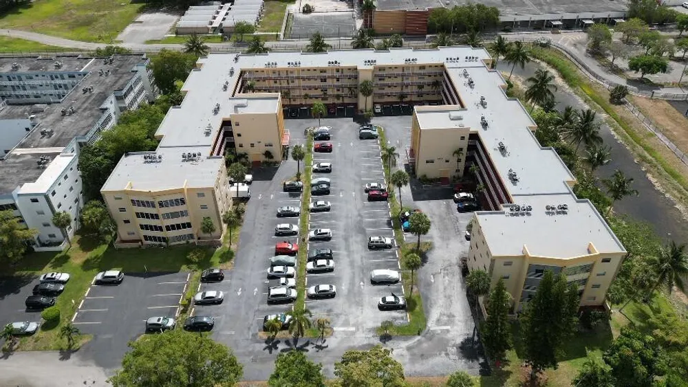 3990 NW 42nd Ave, Lauderdale Lakes, FL 33319