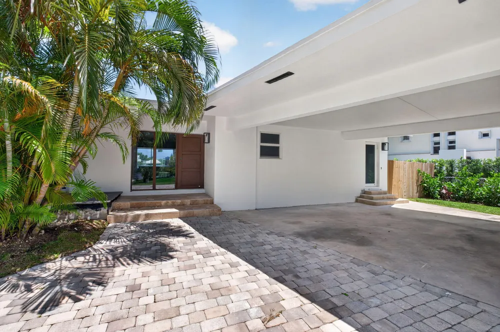 631 N Mashta Dr, Key Biscayne, FL 33149