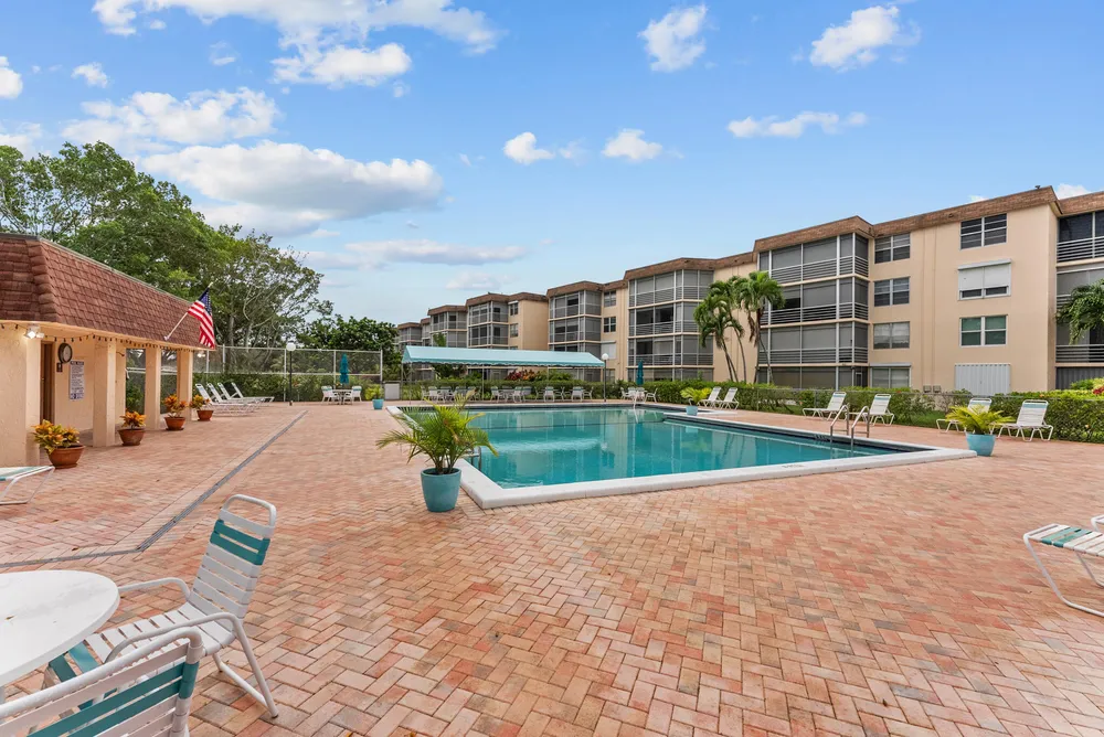 6300 NW 2nd Ave, Boca Raton, FL 33487