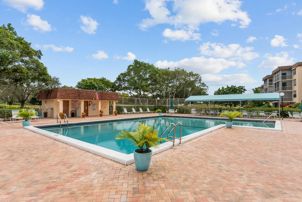6300 NW 2nd Ave, Boca Raton, FL 33487