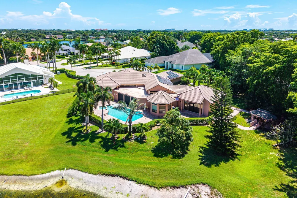 17595 Bocaire Pl, Boca Raton, FL 33487