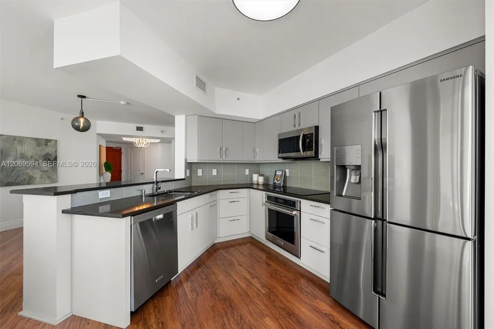 347 N New River Dr E, Fort Lauderdale, FL 33301